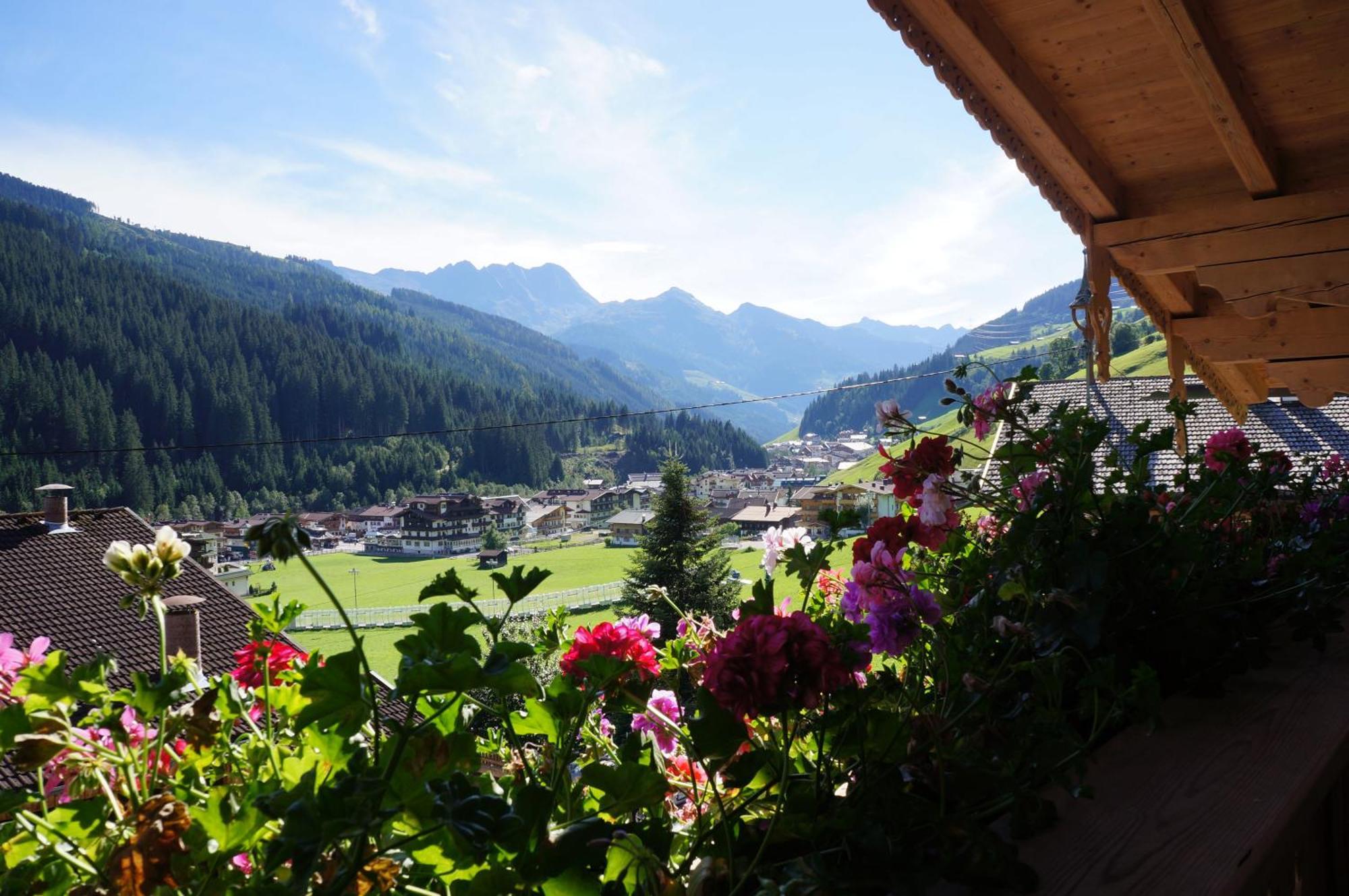 Haus Dorfblick Hotel Gerlos Bagian luar foto
