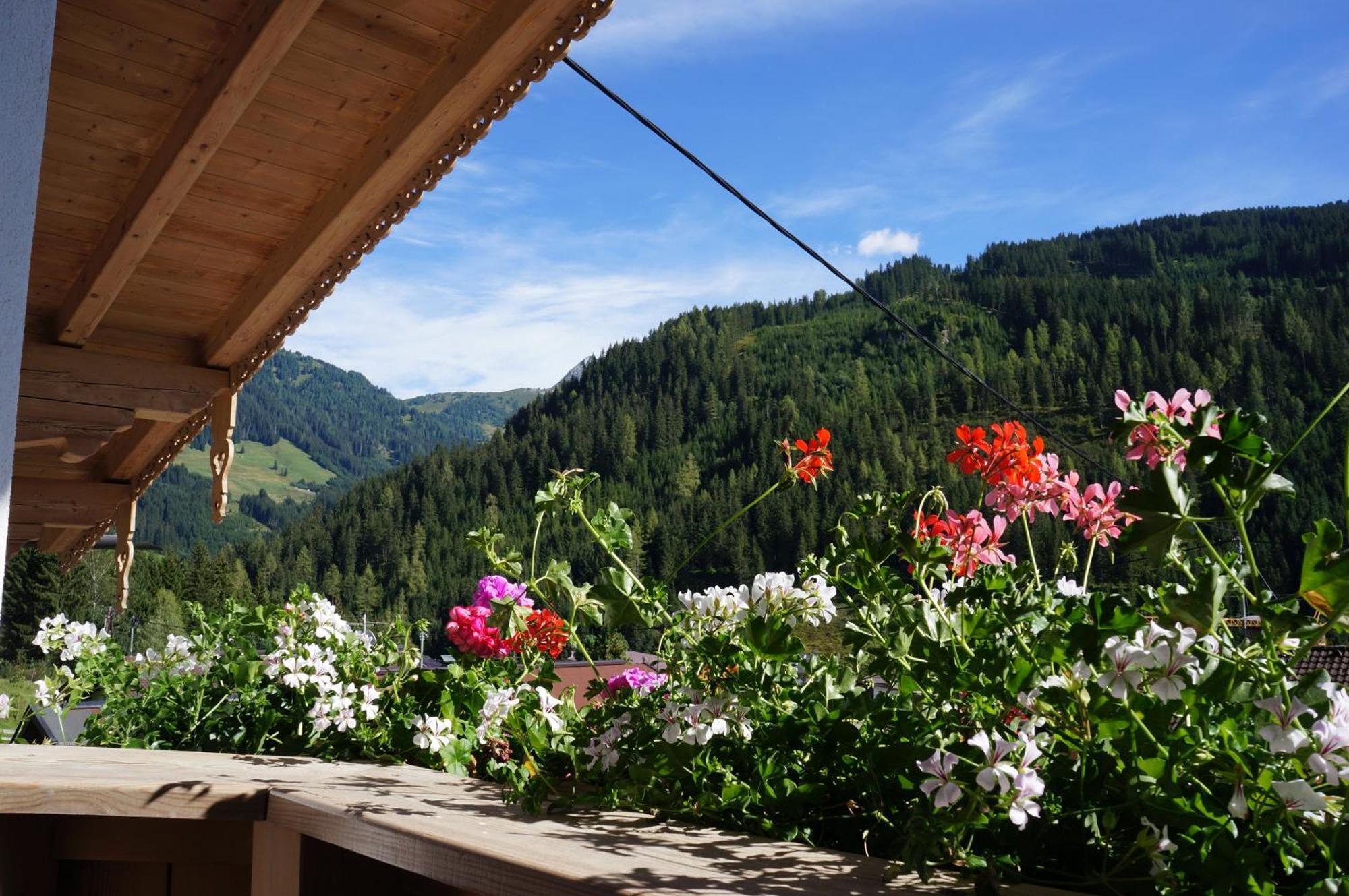 Haus Dorfblick Hotel Gerlos Bagian luar foto